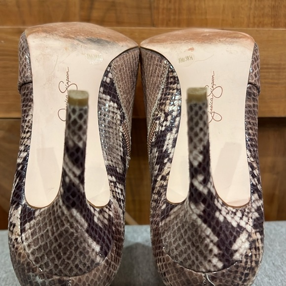 Jessica Simpson Layra snakeskin booties, size 8/38.5 - Picture 9 of 9